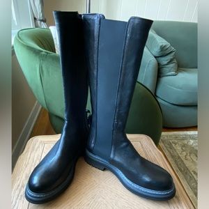 NWOT Authentic Italian Leather Emanuele Crasto Black Tall Boots. Size 41.
